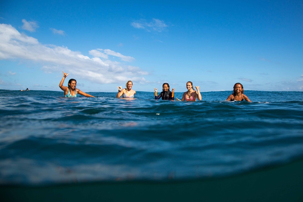 Bethany Hamilton berburu ombak di Bali & Sumbawa