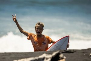 kahea isshiki aka kankun, umur 15 tahun, surfer dari halfway kuta beach