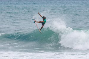 Kualifikasi Divisi Putra di Taiwan Open Of Surfing Semakin Menyempit